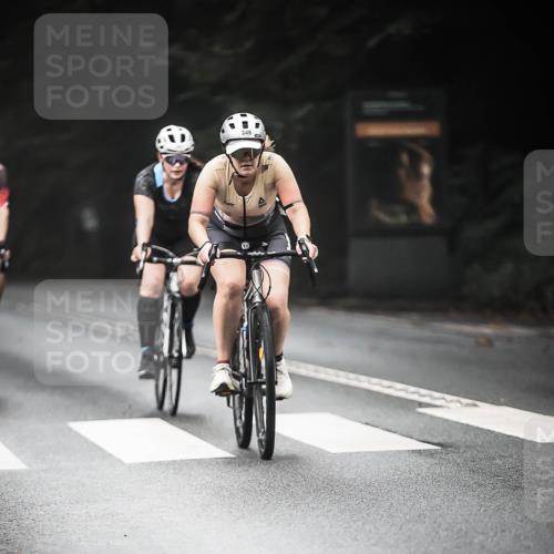 13.09.2026 - Stadtparktriathlon H.Heesch http://msf.ph/oto/10370491 13.09.2026 10:20:06 Radfahren 253, 273, 328, 346, 347, 415, 432 meine-sportfotos.de