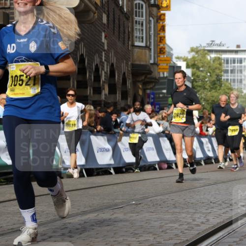 13.09.2026 - 21. swb-Marathon Bremen Strokosch-Dieckow http://msf.ph/oto/10370512 13.09.2026 11:01:09 Ziel 10093, 10263, 10306, 10367, 10368, 10753, 10857, 11055, 11162, 11247, 11343, 11359, 11475, 11540, 11556, 11728, 11797, 11804, 11819, 11959, 12006, 12116, 12397, 12428, 12430, 10647, 10648, 10678, 10892, 11260, 11306, 11751, 11796, 11813, 11816, 11969, 11970, 12062, 12245, 12283, 12390, 12391 meine-sportfotos.de
