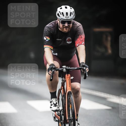 13.09.2026 - Stadtparktriathlon H.Heesch http://msf.ph/oto/10370559 13.09.2026 10:20:08 Radfahren 253, 346, 347, 415, 432 meine-sportfotos.de