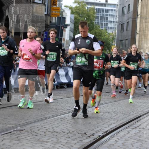 13.09.2026 - 21. swb-Marathon Bremen Strokosch-Dieckow http://msf.ph/oto/10370588 13.09.2026 13:36:28 Ziel 563, 1072, 1867, 2339, 2931, 2949, 3026, 3224, 3291, 3489, 4016, 4989, 5259, 5276, 5800, 6642, 6778, 6874, 6982, 7043, 7256, 7379, 7865, 8227, 8275, 8488, 8511, 8731, 8941, 9026, 9076, 9226, 9243, 9497, 9564, 13179, 13238, 164, 2467, 2673, 2731, 2819, 2823, 3067, 3585, 3815, 4006, 4050, 4182, 4216, 4304, 4414, 4676, 4892, 5061, 5656, 5781, 6280, 6340, 6516, 6527, 6568, 7039, 7229, 7237, 7249, 7344, 7656, 7765, 7808, 8723, 8790, 9776 meine-sportfotos.de