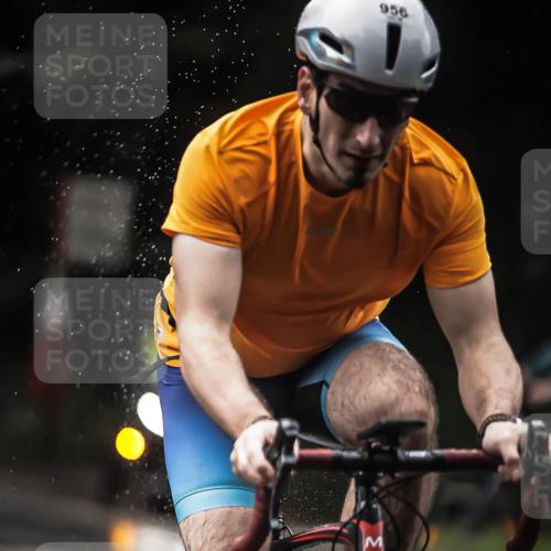 13.09.2026 - Stadtparktriathlon H.Heesch http://msf.ph/oto/10370638 13.09.2026 12:06:10 Radfahren 955, 956, 1024 meine-sportfotos.de