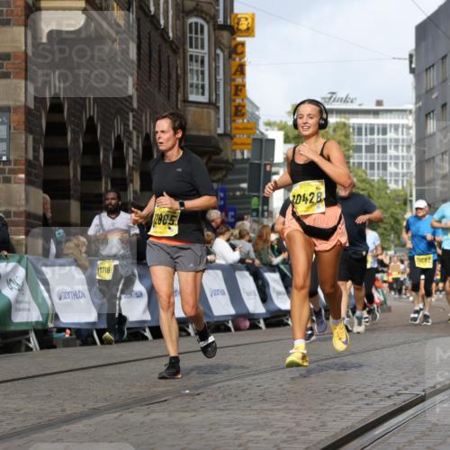 13.09.2026 - 21. swb-Marathon Bremen Strokosch-Dieckow http://msf.ph/oto/10370659 13.09.2026 11:01:11 Ziel 10093, 10263, 10367, 10368, 10428, 10753, 10857, 11055, 11247, 11343, 11359, 11475, 11540, 11556, 11728, 11797, 11804, 11819, 11959, 12006, 12116, 12397, 12428, 10647, 10648, 10678, 11260, 11306, 11459, 11751, 11796, 11813, 11816, 11969, 11970, 12062, 12245, 12283, 12390, 12391 meine-sportfotos.de