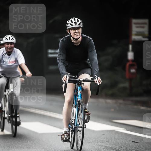 13.09.2026 - Stadtparktriathlon H.Heesch http://msf.ph/oto/10370678 13.09.2026 10:20:17 Radfahren 238, 248, 310, 385, 390, 400, 415, 432, 433, 450 meine-sportfotos.de