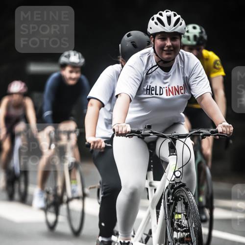 13.09.2026 - Stadtparktriathlon H.Heesch http://msf.ph/oto/10370703 13.09.2026 10:20:19 Radfahren 238, 248, 308, 310, 385, 390, 400, 433, 450 meine-sportfotos.de