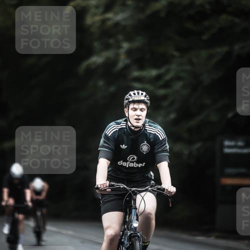 13.09.2026 - Stadtparktriathlon H.Heesch http://msf.ph/oto/10370716 13.09.2026 13:24:47 Radfahren 1330, 1389, 1443, 1462, 1495, 1502 meine-sportfotos.de