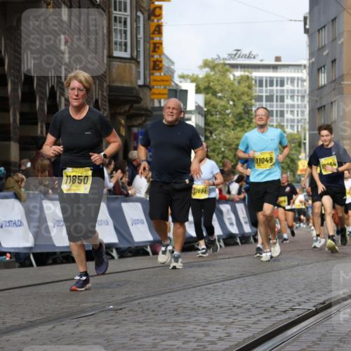 13.09.2026 - 21. swb-Marathon Bremen Strokosch-Dieckow http://msf.ph/oto/10370729 13.09.2026 11:01:13 Ziel 10093, 10367, 10368, 10428, 10753, 10857, 11055, 11247, 11343, 11359, 11475, 11540, 11728, 11797, 11804, 11819, 11959, 12006, 12085, 12116, 12397, 12428, 10560, 10647, 10648, 10678, 11260, 11306, 11459, 11467, 11751, 11788, 11796, 11813, 11816, 11969, 11970, 12047, 12062, 12245, 12390, 12391 meine-sportfotos.de