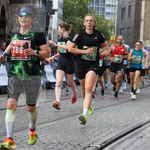 13.09.2026 - 21. swb-Marathon Bremen Strokosch-Dieckow http://msf.ph/oto/10370812 13.09.2026 13:36:30 Ziel 563, 1072, 1867, 2339, 2931, 2949, 3026, 3224, 3291, 3489, 3591, 4643, 4989, 5259, 5800, 6642, 6778, 6982, 7043, 7256, 7379, 7865, 8227, 8275, 8488, 8511, 8731, 8941, 9026, 9076, 9226, 9497, 9564, 13038, 13179, 13238, 164, 1936, 2467, 2673, 2731, 2819, 2823, 3067, 3585, 3815, 4006, 4050, 4182, 4216, 4304, 4414, 4676, 4892, 5061, 5656, 5781, 5823, 6050, 6280, 6340, 6516, 6568, 7039, 7229, 7237, 7249, 7344, 7656, 7765, 7808, 8723, 8790, 9658, 9776, 9807 meine-sportfotos.de