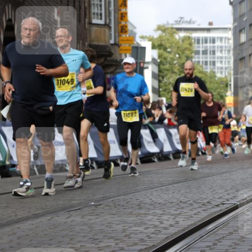 13.09.2026 - 21. swb-Marathon Bremen Strokosch-Dieckow http://msf.ph/oto/10370841 13.09.2026 11:01:15 Ziel 10093, 10367, 10368, 10428, 10639, 10753, 10857, 11055, 11247, 11359, 11540, 11728, 11797, 11804, 11819, 11850, 11959, 12006, 12085, 12116, 12397, 12428, 10181, 10560, 10647, 10648, 10678, 11459, 11467, 11550, 11551, 11666, 11788, 11796, 11798, 11813, 11969, 11970, 12047, 12062 meine-sportfotos.de