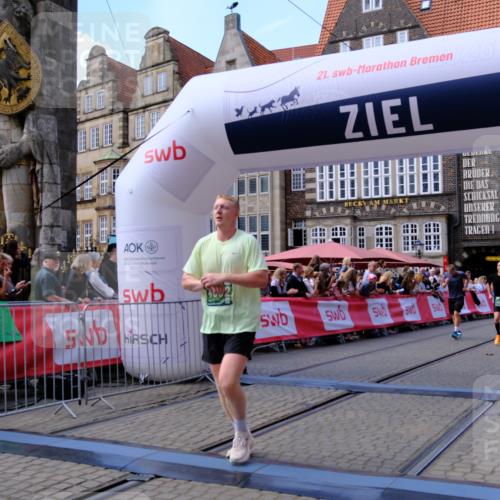 13.09.2026 - 21. swb-Marathon Bremen Tim E. http://msf.ph/oto/10370867 13.09.2026 13:08:09 Ziel 969, 4732, 4852, 7558, 8737, 9356, 13160 meine-sportfotos.de