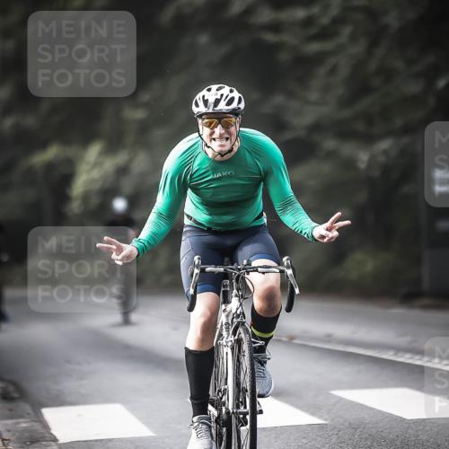 13.09.2026 - Stadtparktriathlon H.Heesch http://msf.ph/oto/10370898 13.09.2026 10:50:26 Radfahren 478, 480 meine-sportfotos.de