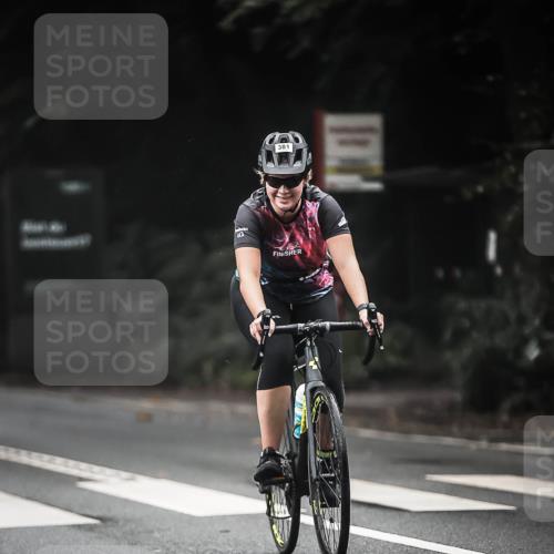 13.09.2026 - Stadtparktriathlon H.Heesch http://msf.ph/oto/10370930 13.09.2026 10:20:29 Radfahren 308, 334, 335, 381, 383, 452 meine-sportfotos.de