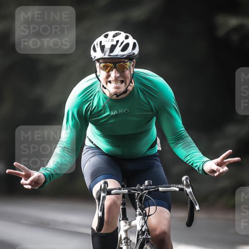 13.09.2026 - Stadtparktriathlon H.Heesch http://msf.ph/oto/10370933 13.09.2026 10:50:27 Radfahren 478, 480, 555 meine-sportfotos.de