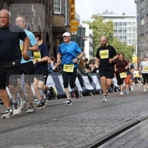13.09.2026 - 21. swb-Marathon Bremen Strokosch-Dieckow http://msf.ph/oto/10370943 13.09.2026 11:01:15 Ziel 10093, 10367, 10368, 10428, 10639, 10753, 10857, 11055, 11247, 11359, 11540, 11728, 11797, 11804, 11819, 11850, 11959, 12006, 12085, 12116, 12397, 12428, 10181, 10560, 10647, 10648, 10678, 11459, 11467, 11550, 11551, 11666, 11788, 11796, 11798, 11813, 11969, 11970, 12047, 12062 meine-sportfotos.de