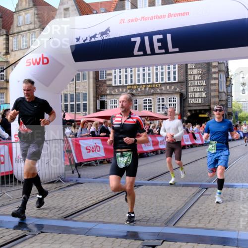 13.09.2026 - 21. swb-Marathon Bremen Tim E. http://msf.ph/oto/10370962 13.09.2026 13:08:24 Ziel 2098, 2266, 2844, 3808, 5594, 6692, 13091, 13160 meine-sportfotos.de