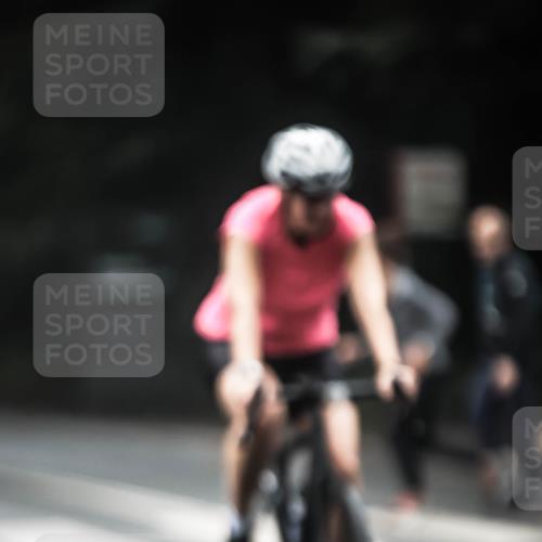 13.09.2026 - Stadtparktriathlon H.Heesch http://msf.ph/oto/10370965 13.09.2026 10:20:31 Radfahren 308, 334, 335, 381, 383, 452 meine-sportfotos.de