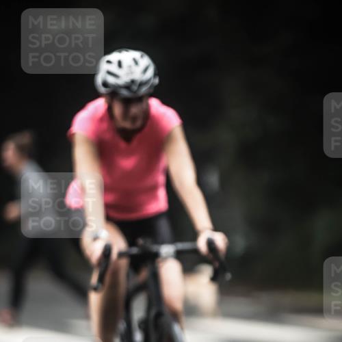 13.09.2026 - Stadtparktriathlon H.Heesch http://msf.ph/oto/10370979 13.09.2026 10:20:31 Radfahren 308, 334, 335, 381, 383, 452 meine-sportfotos.de
