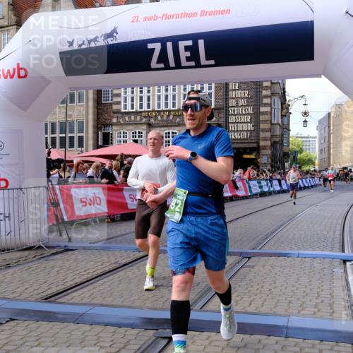 13.09.2026 - 21. swb-Marathon Bremen Tim E. http://msf.ph/oto/10371015 13.09.2026 13:08:25 Ziel 2098, 2266, 2844, 3808, 5594, 6692, 13091, 13160 meine-sportfotos.de