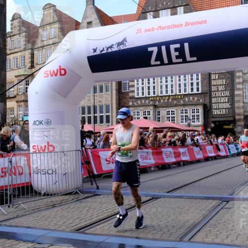 13.09.2026 - 21. swb-Marathon Bremen Tim E. http://msf.ph/oto/10371048 13.09.2026 13:08:29 Ziel 2098, 2266, 2844, 3808, 4247, 5594, 6692, 9582, 13091 meine-sportfotos.de
