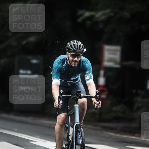 13.09.2026 - Stadtparktriathlon H.Heesch http://msf.ph/oto/10371078 13.09.2026 13:25:30 Radfahren 1324, 1358, 1370 meine-sportfotos.de