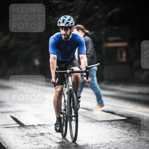 13.09.2026 - Stadtparktriathlon H.Heesch http://msf.ph/oto/10371106 13.09.2026 12:06:33 Radfahren 823, 911, 934, 998, 1049 meine-sportfotos.de
