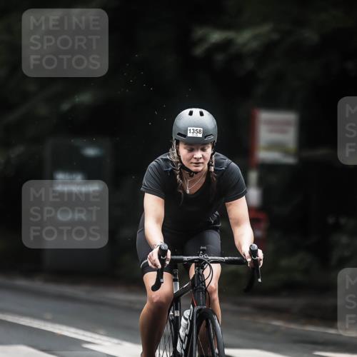 13.09.2026 - Stadtparktriathlon H.Heesch http://msf.ph/oto/10371112 13.09.2026 13:25:33 Radfahren 1304, 1358, 1370, 1486 meine-sportfotos.de