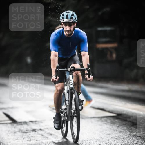 13.09.2026 - Stadtparktriathlon H.Heesch http://msf.ph/oto/10371115 13.09.2026 12:06:33 Radfahren 823, 911, 934, 998, 1049 meine-sportfotos.de