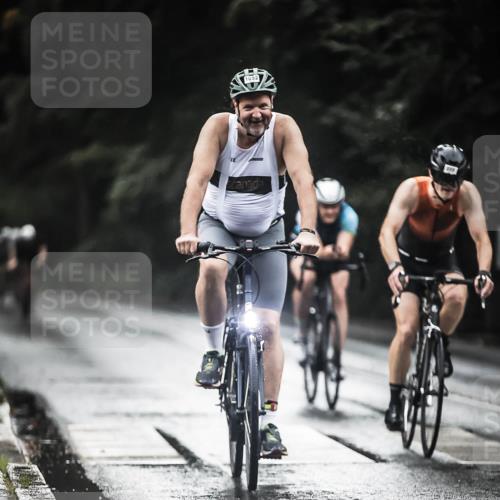 13.09.2026 - Stadtparktriathlon H.Heesch http://msf.ph/oto/10371135 13.09.2026 12:06:44 Radfahren 888, 1052, 1067 meine-sportfotos.de