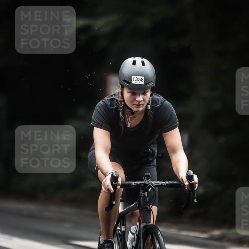 13.09.2026 - Stadtparktriathlon H.Heesch http://msf.ph/oto/10371137 13.09.2026 13:25:34 Radfahren 1304, 1358, 1370, 1475, 1486 meine-sportfotos.de