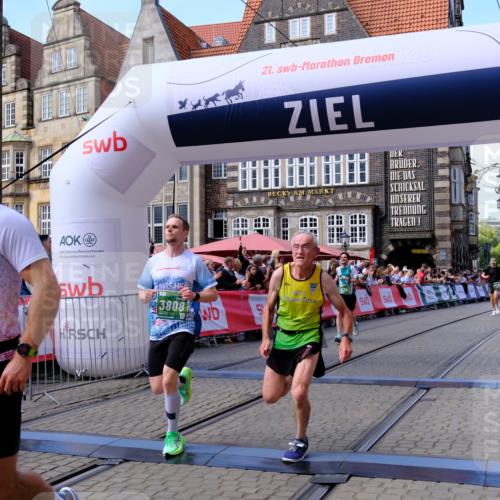 13.09.2026 - 21. swb-Marathon Bremen Tim E. http://msf.ph/oto/10371142 13.09.2026 13:08:37 Ziel 339, 678, 1335, 1696, 2098, 2266, 3808, 4082, 4247, 5424, 5594, 8655, 9582 meine-sportfotos.de
