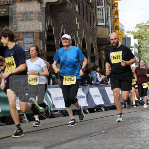 13.09.2026 - 21. swb-Marathon Bremen Strokosch-Dieckow http://msf.ph/oto/10371145 13.09.2026 11:01:17 Ziel 10093, 10367, 10368, 10428, 10639, 10753, 10857, 11049, 11055, 11116, 11247, 11359, 11540, 11728, 11804, 11819, 11850, 12006, 12085, 12116, 12397, 12428, 10181, 10560, 10647, 10648, 10678, 11324, 11459, 11467, 11550, 11551, 11666, 11788, 11796, 11798, 11969, 11970, 12047, 12062 meine-sportfotos.de