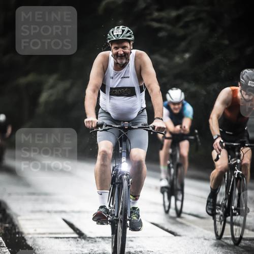 13.09.2026 - Stadtparktriathlon H.Heesch http://msf.ph/oto/10371149 13.09.2026 12:06:45 Radfahren 888, 1052, 1067 meine-sportfotos.de