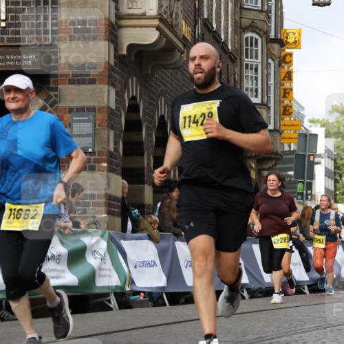 13.09.2026 - 21. swb-Marathon Bremen Strokosch-Dieckow http://msf.ph/oto/10371170 13.09.2026 11:01:18 Ziel 10093, 10367, 10368, 10428, 10639, 10753, 10857, 10964, 10965, 11049, 11055, 11116, 11247, 11359, 11428, 11540, 11728, 11804, 11819, 11850, 12006, 12085, 12116, 12241, 12428, 10181, 10560, 10647, 10648, 10678, 11324, 11459, 11467, 11550, 11551, 11666, 11788, 11796, 11798, 11969, 11970, 12047, 12062 meine-sportfotos.de