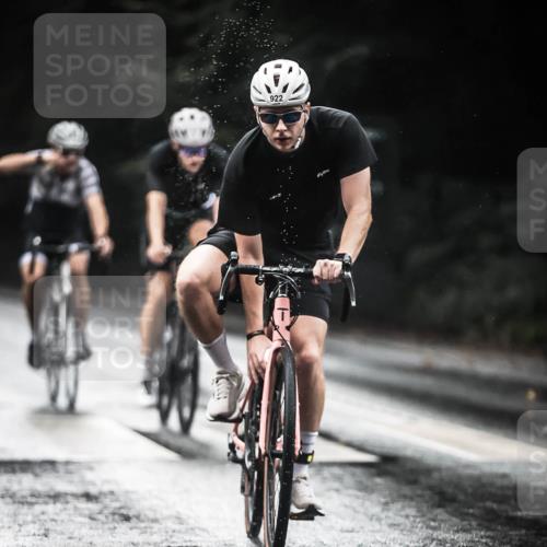13.09.2026 - Stadtparktriathlon H.Heesch http://msf.ph/oto/10371179 13.09.2026 12:06:52 Radfahren 895, 922, 986, 1066 meine-sportfotos.de