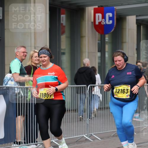 13.09.2026 - 21. swb-Marathon Bremen Strokosch-Dieckow http://msf.ph/oto/10371232 13.09.2026 11:31:36 Ziel 10317, 11341, 11807, 12163 meine-sportfotos.de