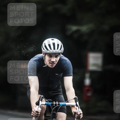 13.09.2026 - Stadtparktriathlon H.Heesch http://msf.ph/oto/10371240 13.09.2026 13:25:41 Radfahren 1304, 1395, 1396, 1475, 1486 meine-sportfotos.de