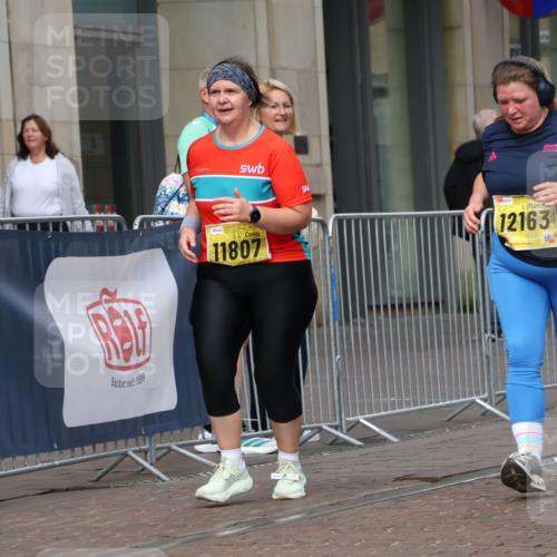 13.09.2026 - 21. swb-Marathon Bremen Strokosch-Dieckow http://msf.ph/oto/10371249 13.09.2026 11:31:36 Ziel 10317, 11341, 11807, 12163 meine-sportfotos.de