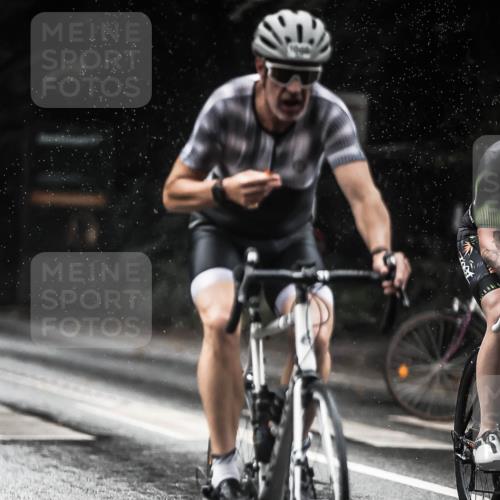 13.09.2026 - Stadtparktriathlon H.Heesch http://msf.ph/oto/10371252 13.09.2026 12:06:54 Radfahren 895, 922, 986, 1066 meine-sportfotos.de