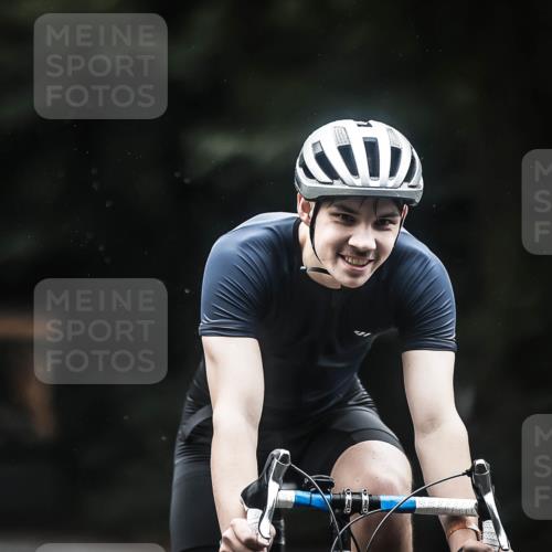 13.09.2026 - Stadtparktriathlon H.Heesch http://msf.ph/oto/10371255 13.09.2026 13:25:41 Radfahren 1304, 1395, 1396, 1475, 1486 meine-sportfotos.de