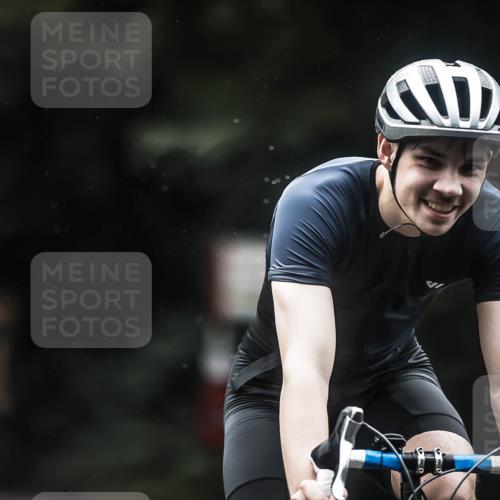13.09.2026 - Stadtparktriathlon H.Heesch http://msf.ph/oto/10371258 13.09.2026 13:25:41 Radfahren 1304, 1395, 1396, 1475, 1486 meine-sportfotos.de