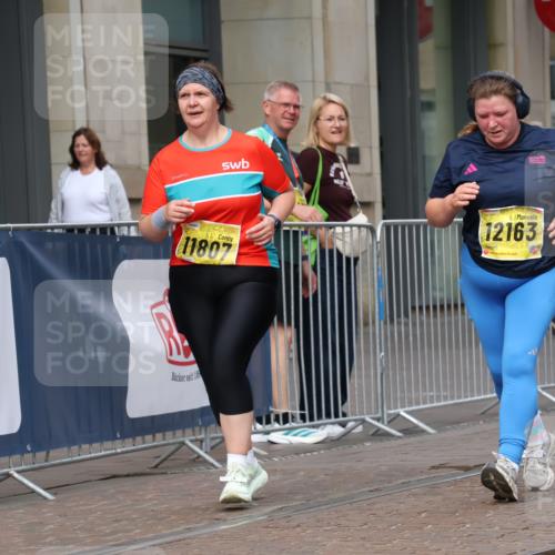 13.09.2026 - 21. swb-Marathon Bremen Strokosch-Dieckow http://msf.ph/oto/10371270 13.09.2026 11:31:37 Ziel 10317, 11341, 11807, 12163 meine-sportfotos.de