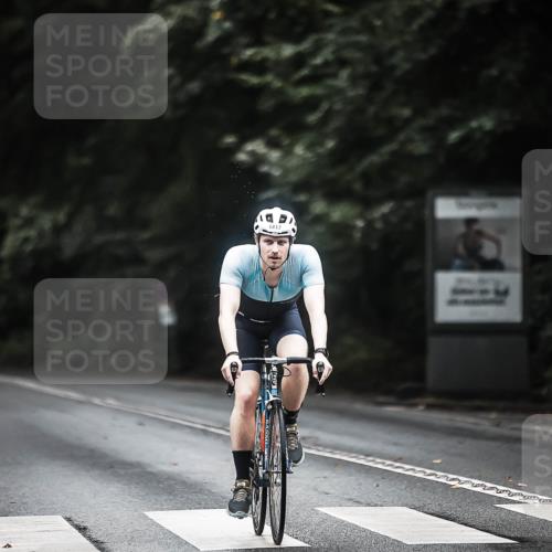 13.09.2026 - Stadtparktriathlon H.Heesch http://msf.ph/oto/10371311 13.09.2026 13:25:50 Radfahren 1395, 1396, 1417 meine-sportfotos.de