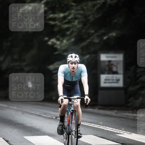 13.09.2026 - Stadtparktriathlon H.Heesch http://msf.ph/oto/10371326 13.09.2026 13:25:50 Radfahren 1395, 1396, 1417 meine-sportfotos.de