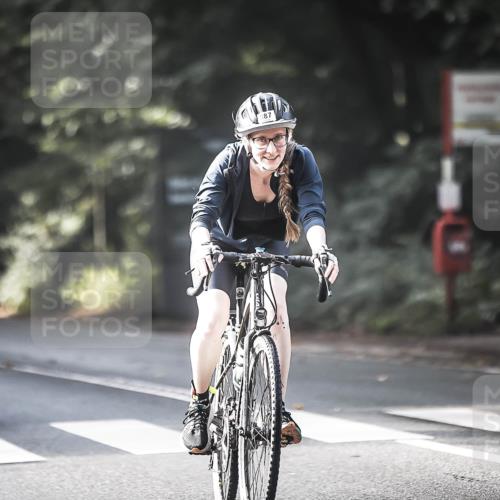 13.09.2026 - Stadtparktriathlon H.Heesch http://msf.ph/oto/10371328 13.09.2026 10:50:54 Radfahren 366, 387, 401, 431, 488 meine-sportfotos.de