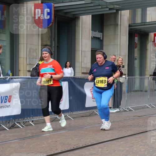 13.09.2026 - 21. swb-Marathon Bremen Strokosch-Dieckow http://msf.ph/oto/10371339 13.09.2026 11:31:38 Ziel 10317, 11341, 11807, 12163 meine-sportfotos.de