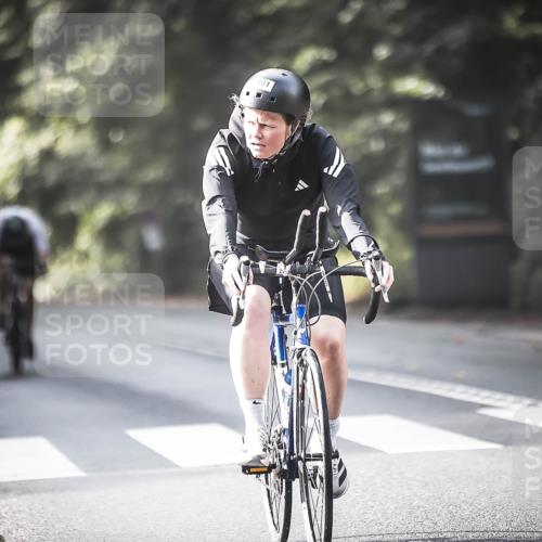 13.09.2026 - Stadtparktriathlon H.Heesch http://msf.ph/oto/10371401 13.09.2026 10:50:58 Radfahren 387, 401, 431, 444, 488 meine-sportfotos.de