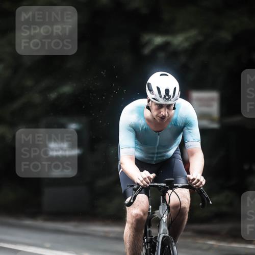 13.09.2026 - Stadtparktriathlon H.Heesch http://msf.ph/oto/10371403 13.09.2026 13:26:01 Radfahren 1382, 1392 meine-sportfotos.de