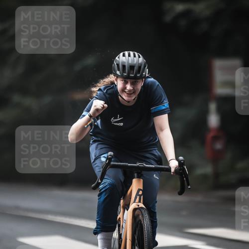 13.09.2026 - Stadtparktriathlon H.Heesch http://msf.ph/oto/10371408 13.09.2026 10:21:04 Radfahren 277, 298, 324, 354, 357, 386, 398 meine-sportfotos.de