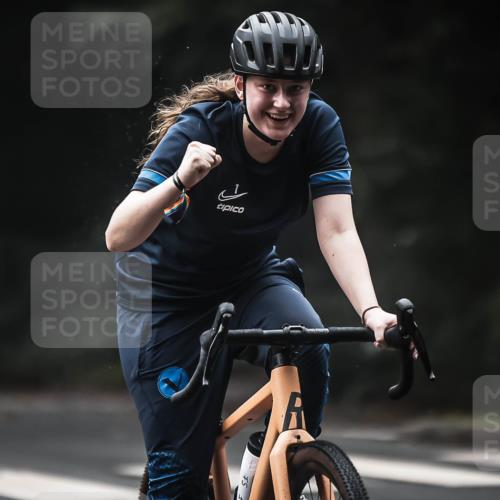 13.09.2026 - Stadtparktriathlon H.Heesch http://msf.ph/oto/10371429 13.09.2026 10:21:04 Radfahren 277, 298, 324, 354, 357, 386, 398 meine-sportfotos.de