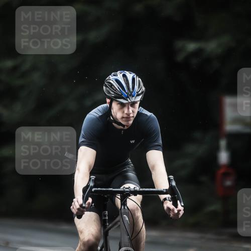 13.09.2026 - Stadtparktriathlon H.Heesch http://msf.ph/oto/10371434 13.09.2026 13:26:02 Radfahren 1382, 1392 meine-sportfotos.de