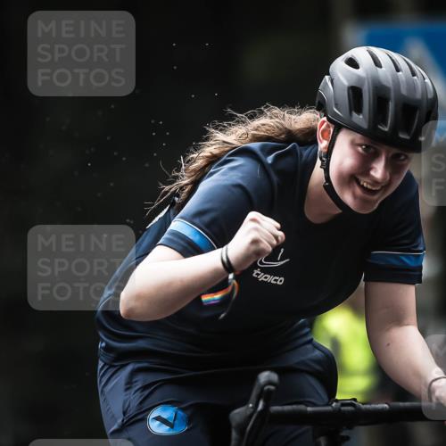 13.09.2026 - Stadtparktriathlon H.Heesch http://msf.ph/oto/10371444 13.09.2026 10:21:05 Radfahren 277, 298, 324, 386, 398 meine-sportfotos.de